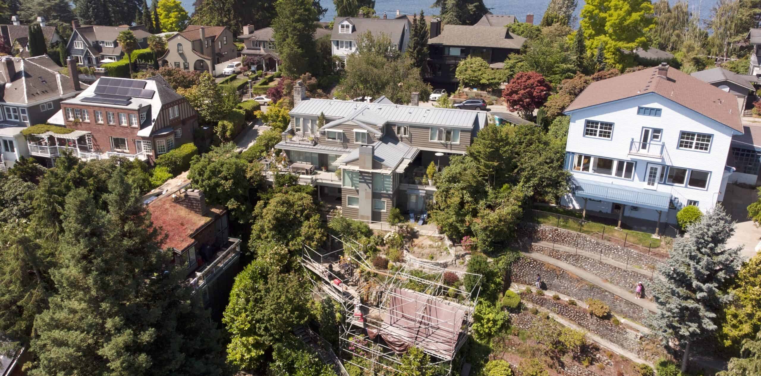 Laurelhurst Sejant